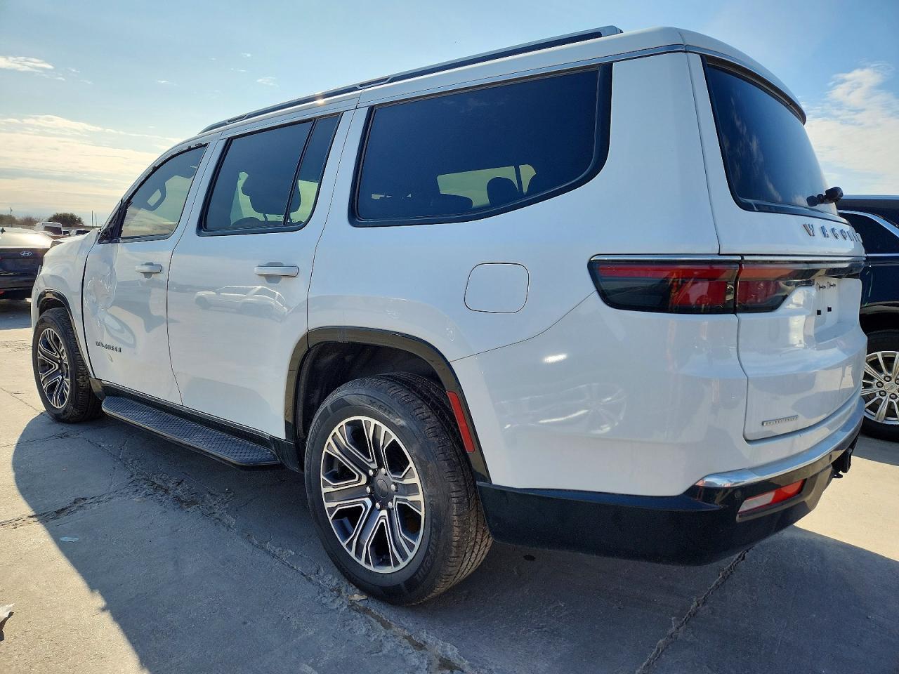 2023 Jeep Wagoneer Series Ii - Image 2