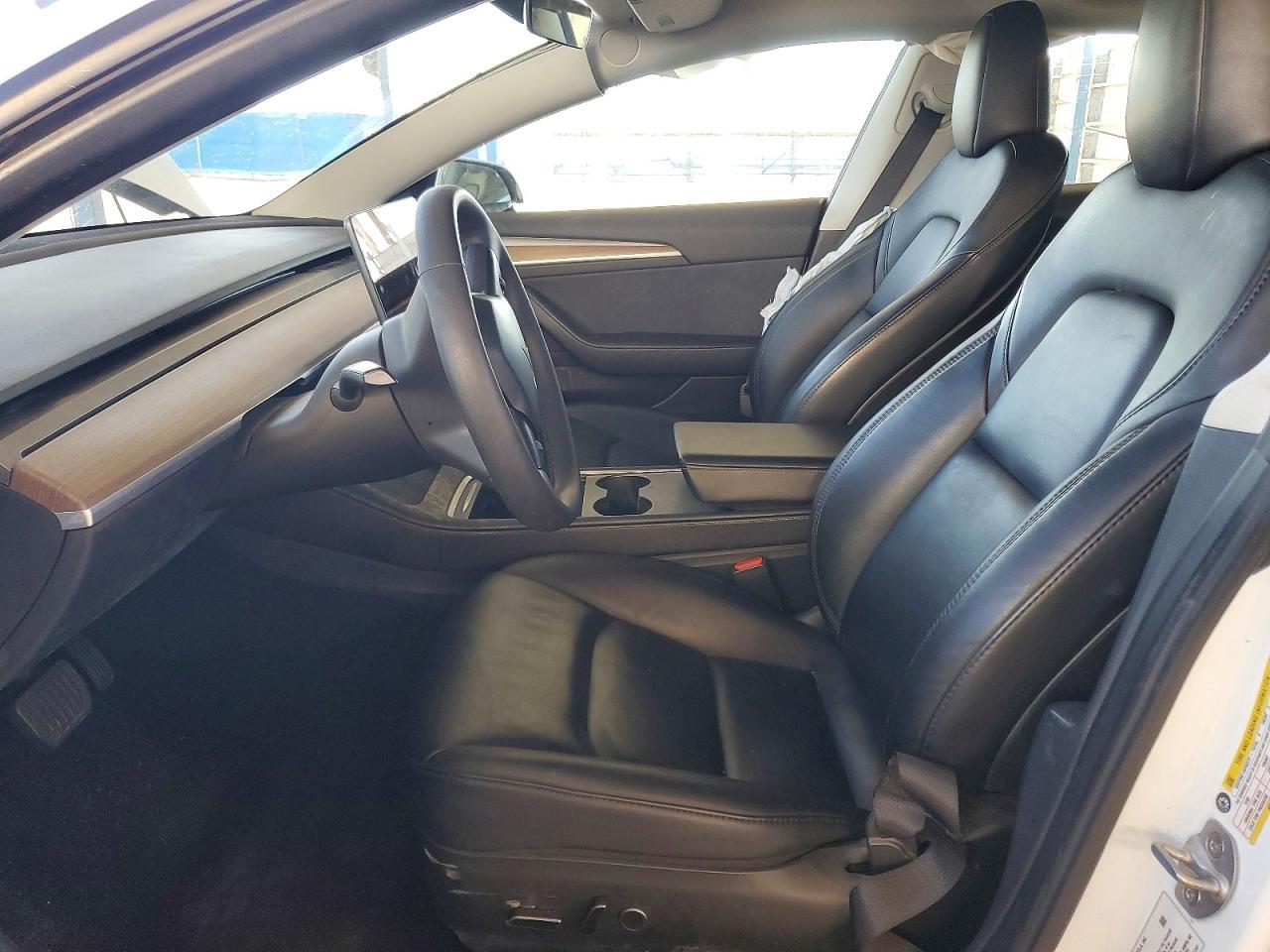 2023 Tesla Model 3 - Image 7