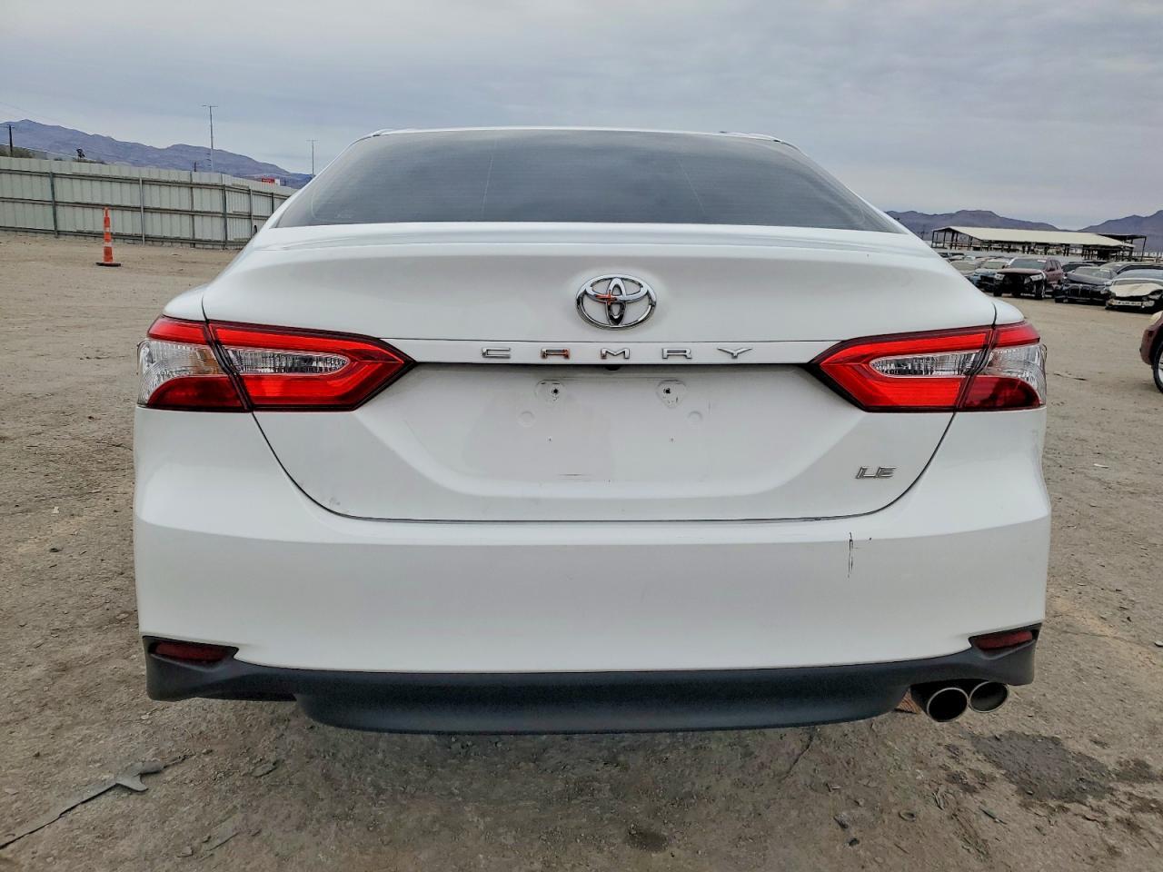 2018 Toyota Camry Le - Фото 6