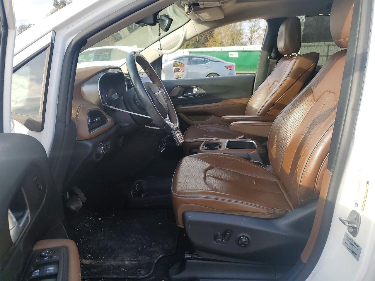 2017 Chrysler Pacifica Limited - Image 7