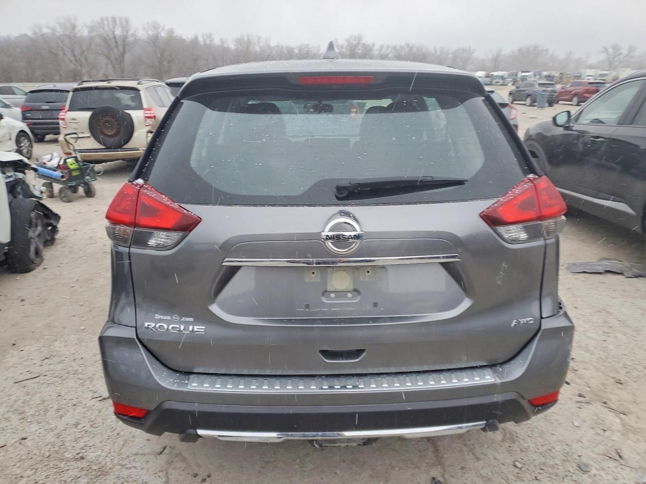 2018 Nissan Rogue S - Image 6