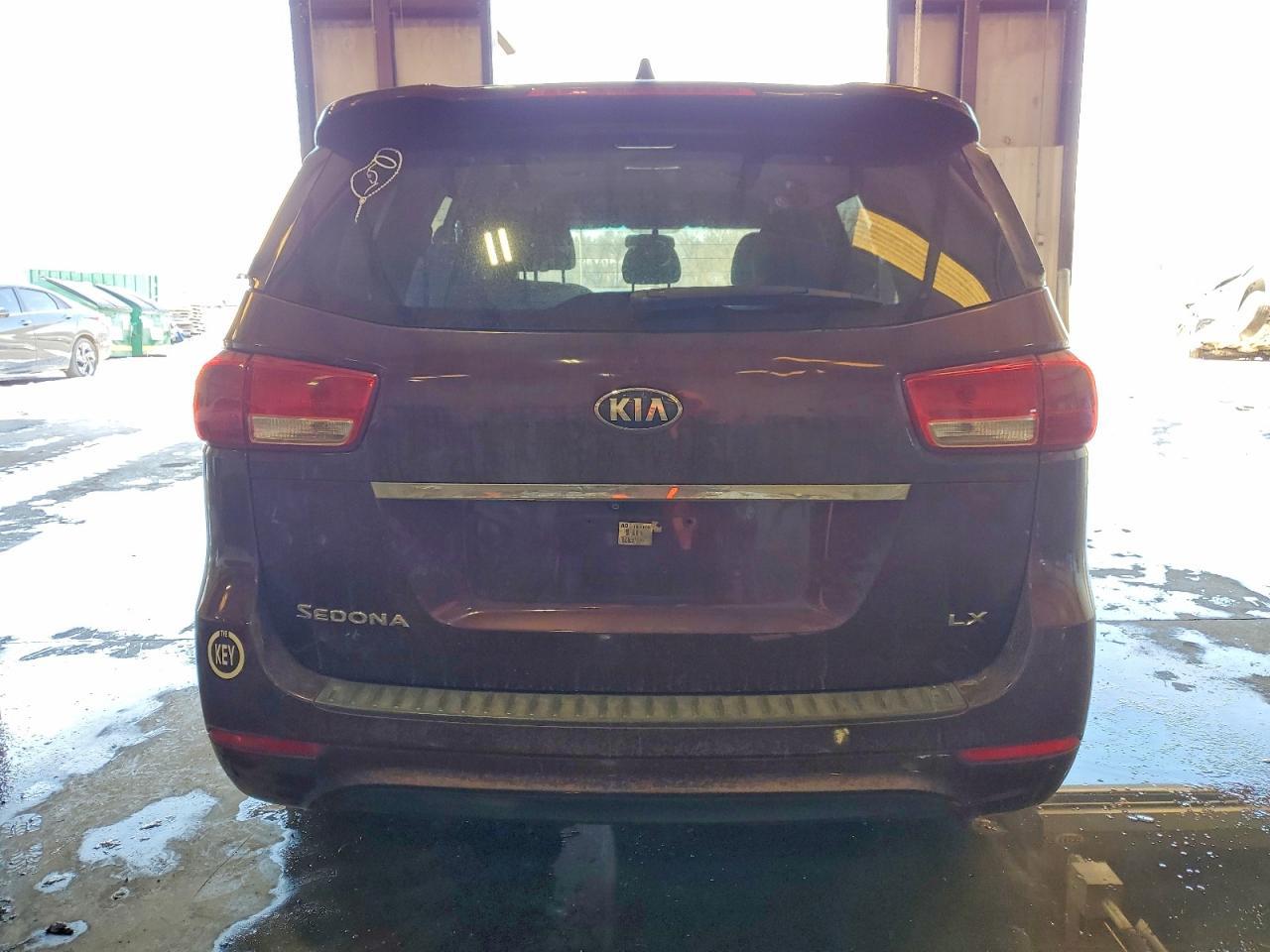 2016 Kia Sedona Lx - Image 6