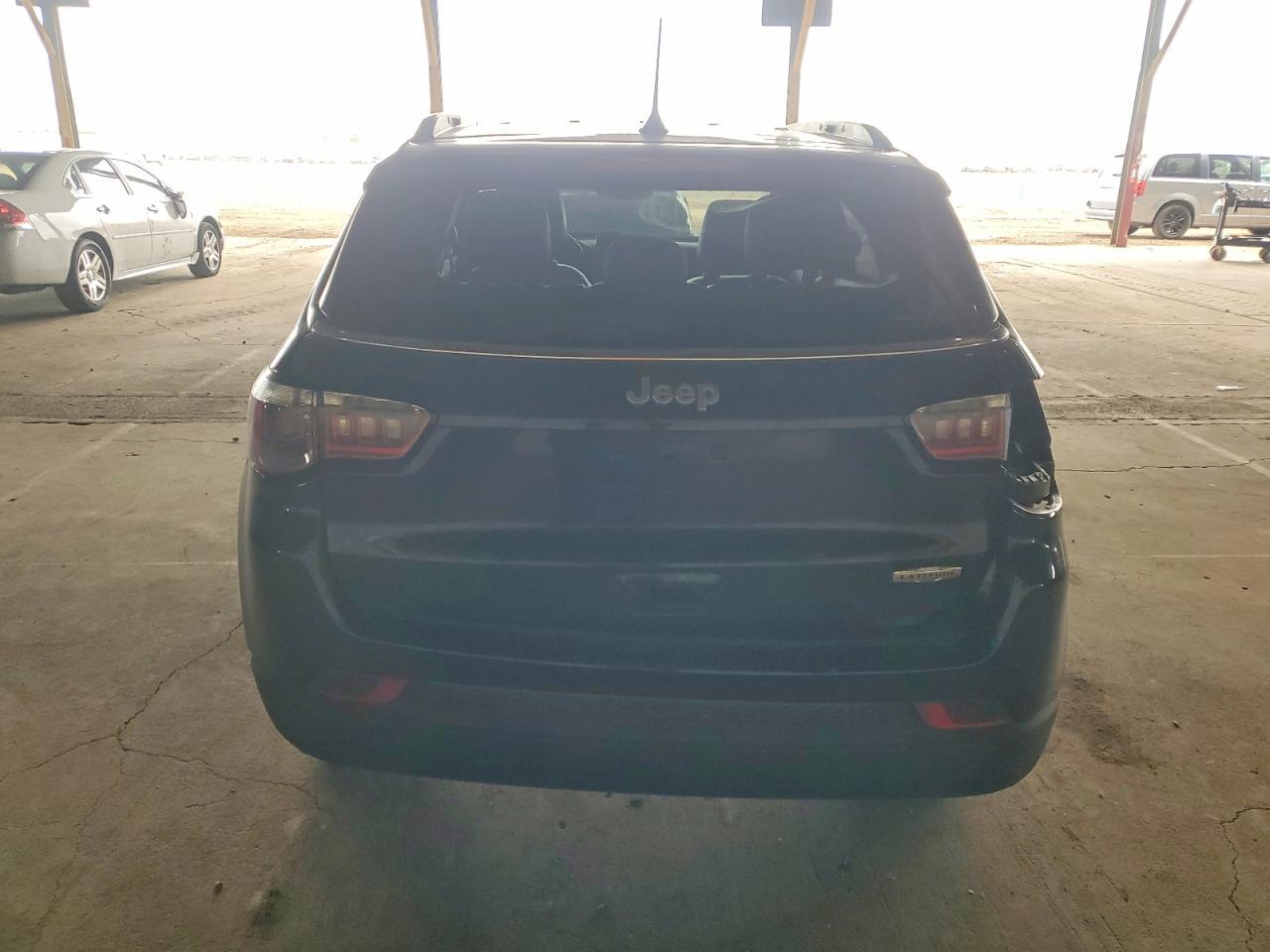 2022 Jeep Compass Latitude - Image 6