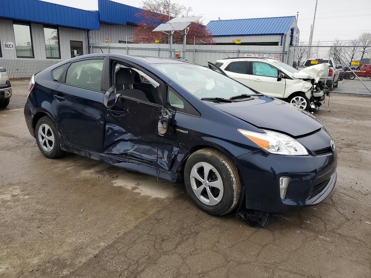 2015 Toyota Prius - Image 4