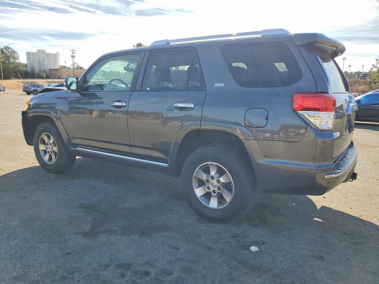 2010 Toyota 4Runner Sr5 - Image 2
