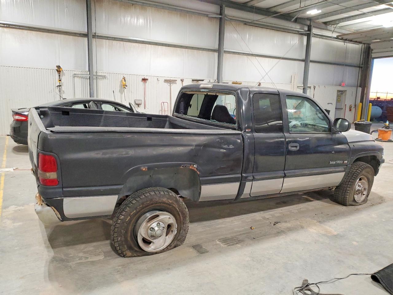 2001 Dodge Ram 1500 - Фото 3