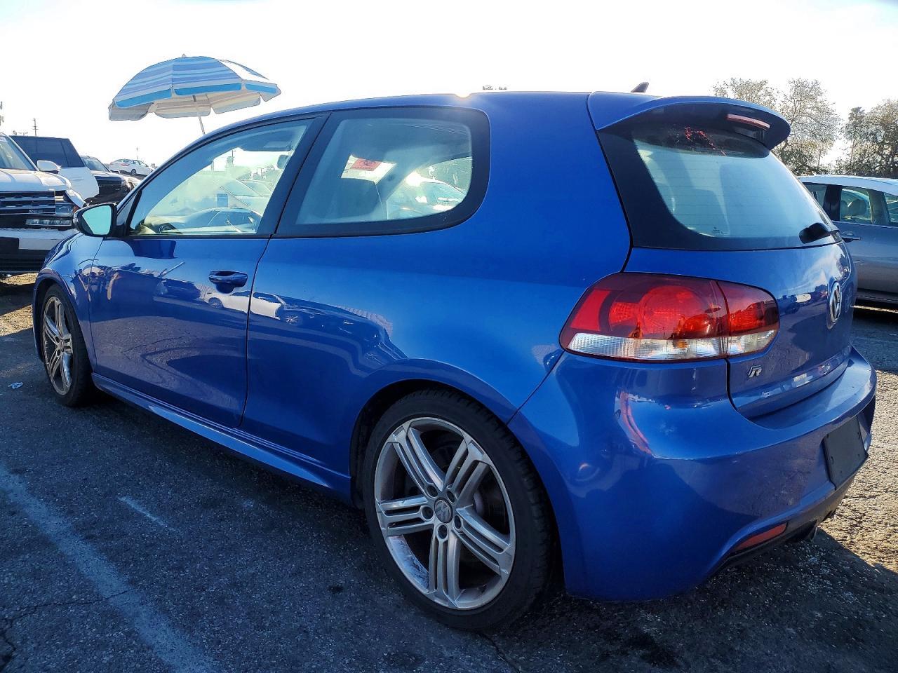 2012 Volkswagen Golf R - Image 2