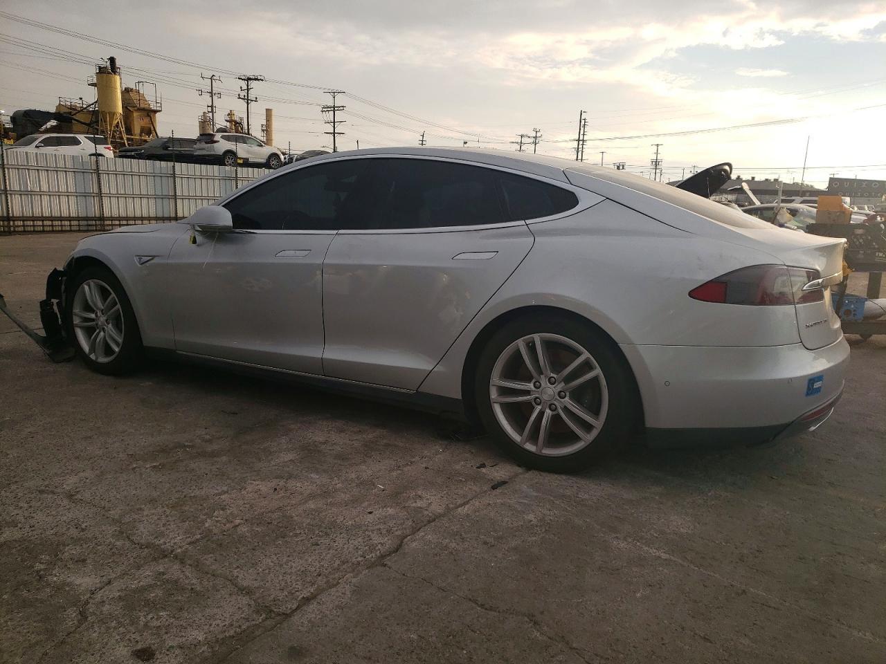 2014 Tesla Model S - Фото 2