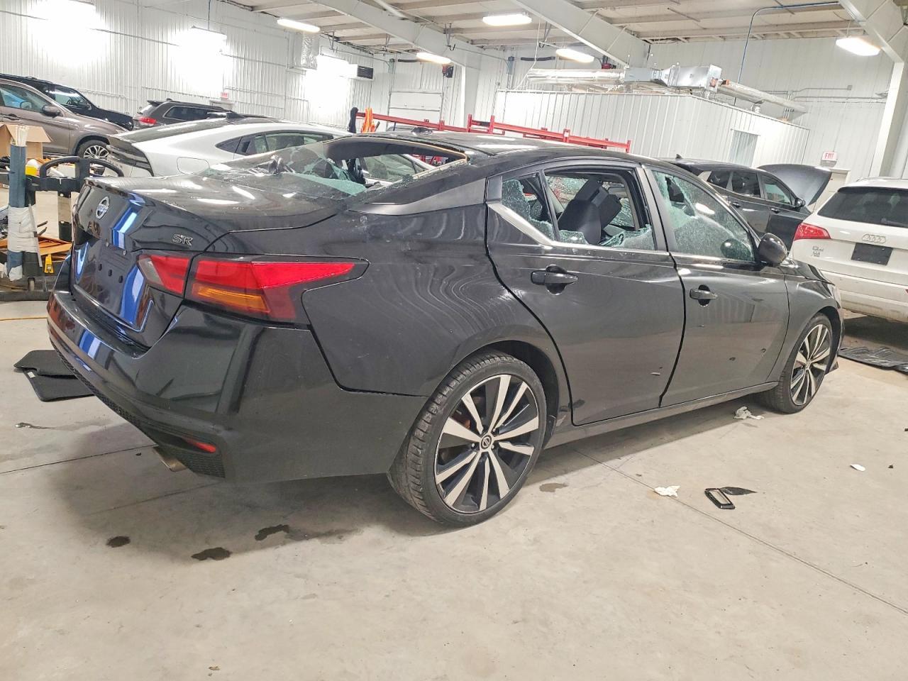 2019 Nissan Altima Sr - Image 3