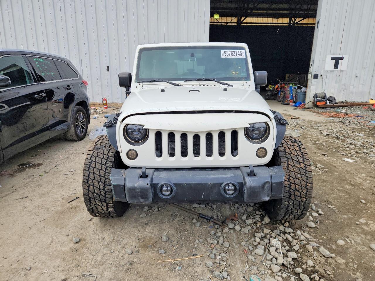 2010 Jeep Wrangler Unlimited Sahara - Image 5