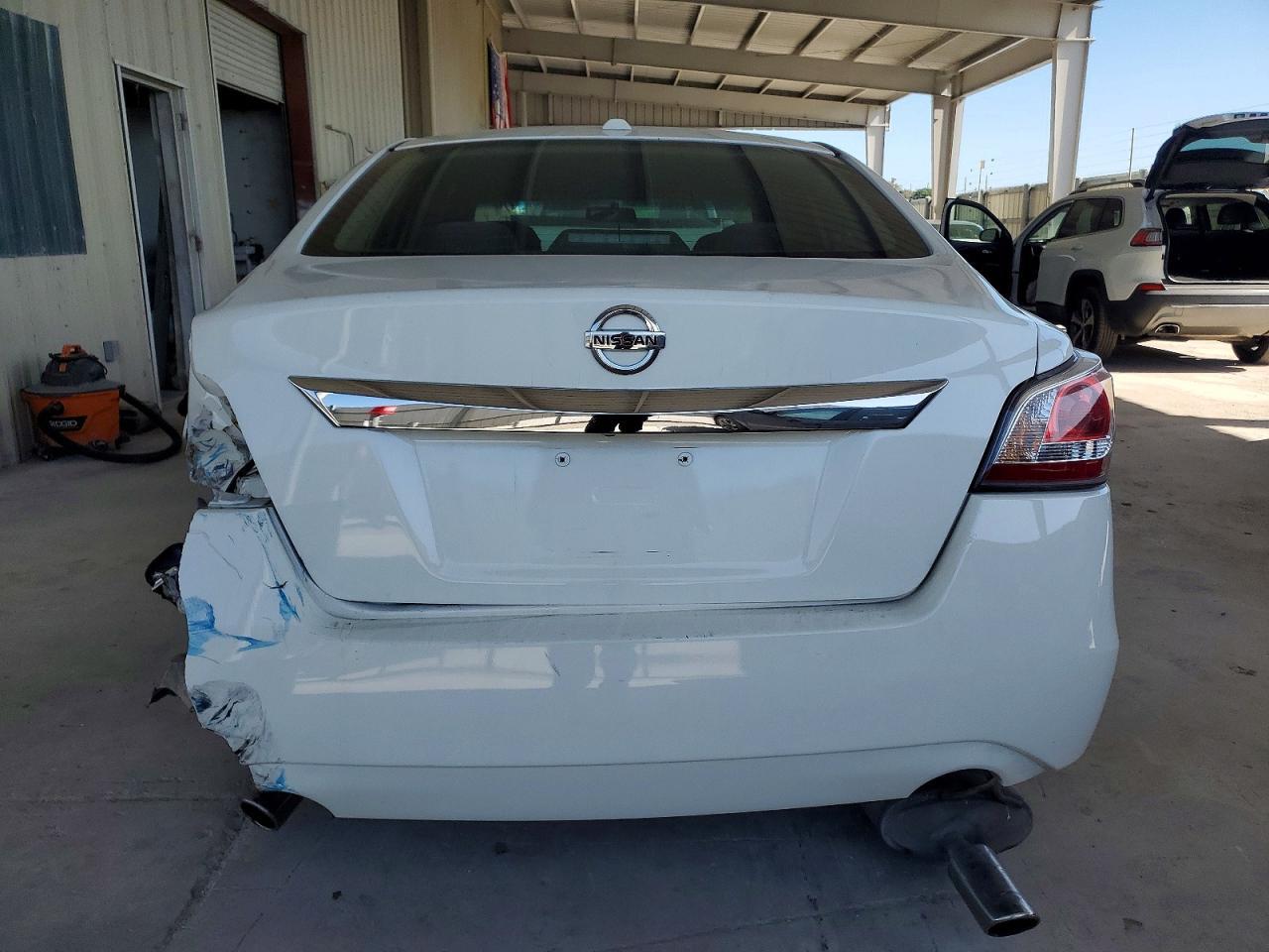 2015 Nissan Altima 2.5 - Image 6