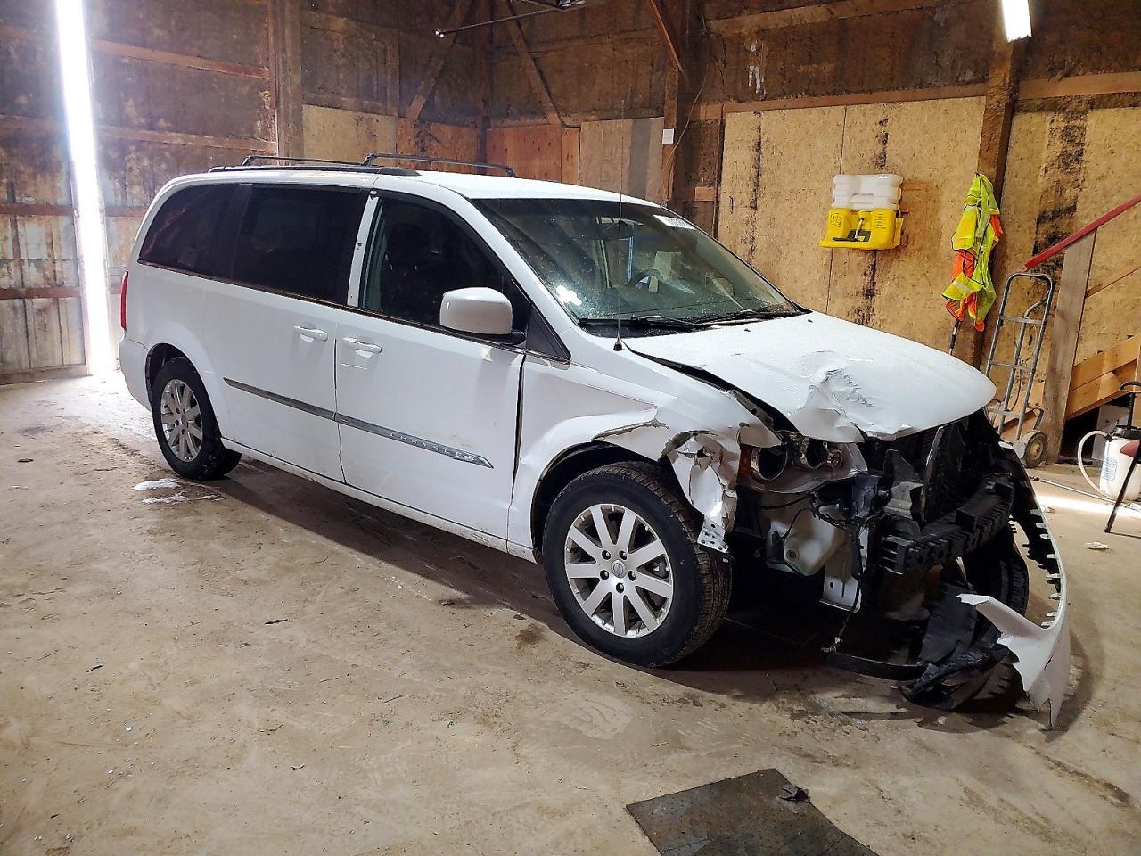 2015 Chrysler Town & Country Touring - Фото 4