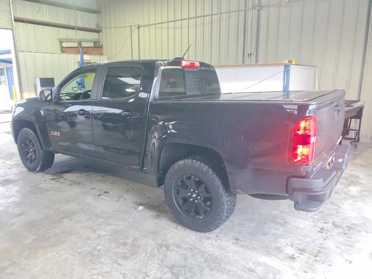 2021 Chevrolet Colorado Z71 - Фото 2