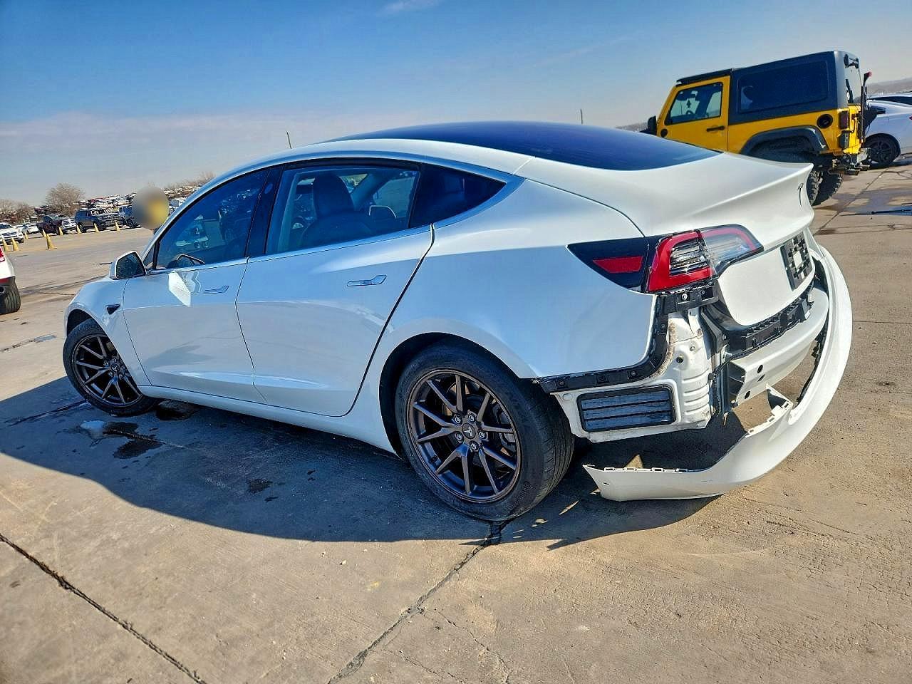 2018 Tesla Model 3 - Фото 2