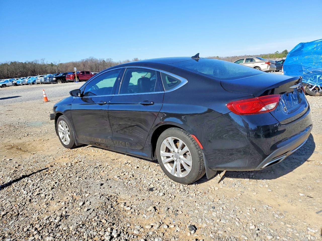 2017 Chrysler 200 Limited - Фото 2