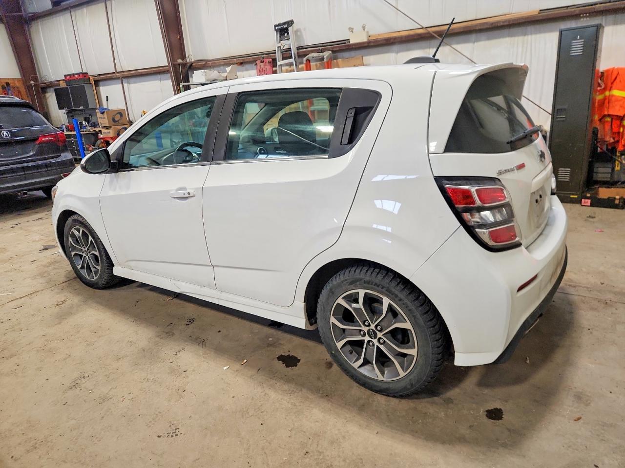 2018 Chevrolet Sonic Lt - Фото 2