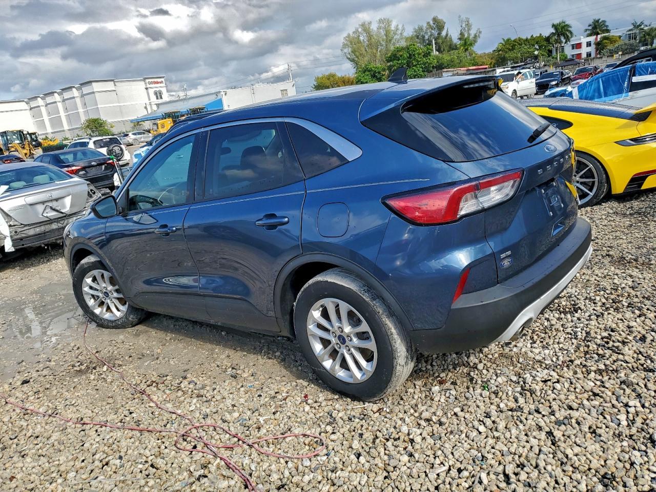 2020 Ford Escape Se - Фото 2