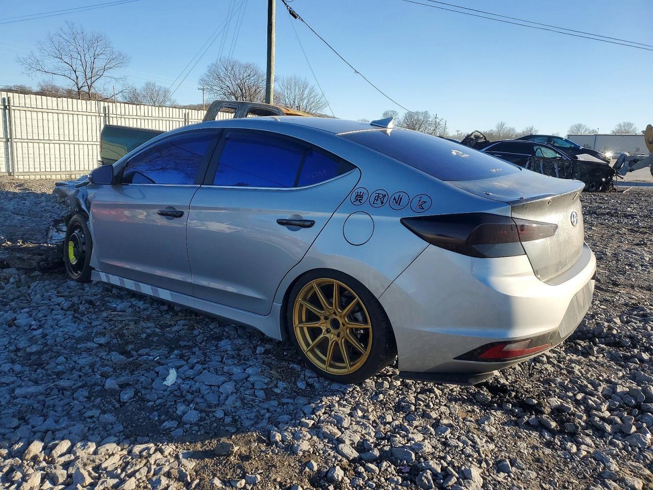 2020 Hyundai Elantra Sport - Фото 2