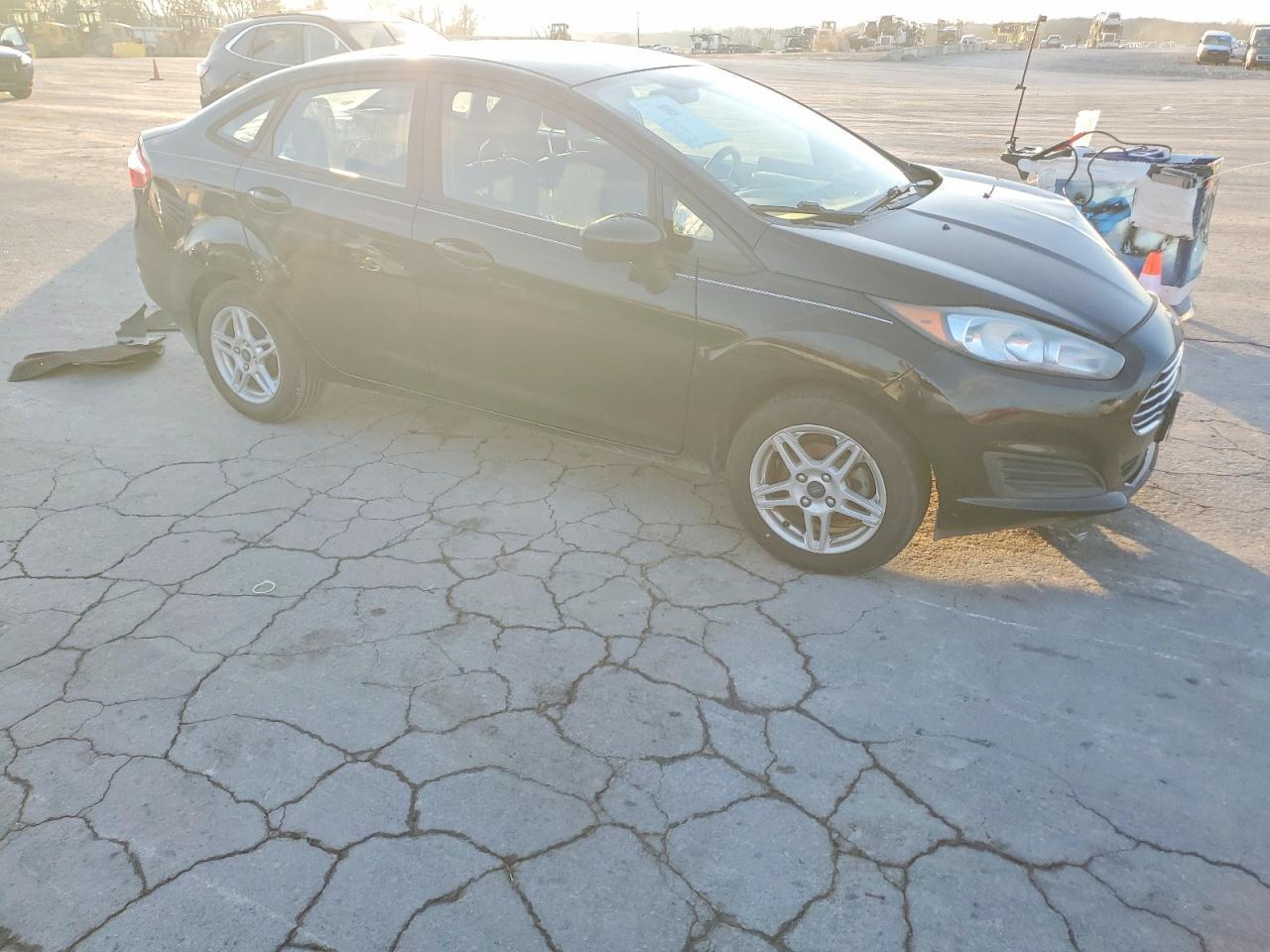 2019 Ford Fiesta Se - Image 4