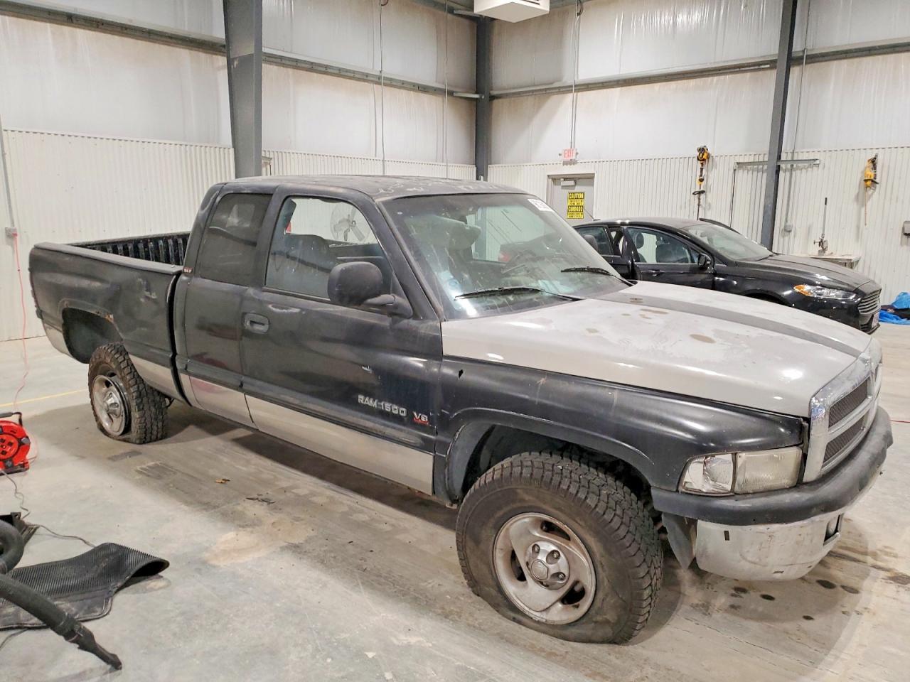 2001 Dodge Ram 1500 - Фото 4