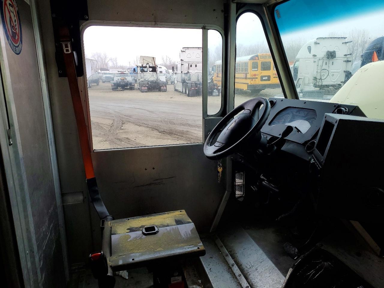 2019 Ford E450 Delivery Truck - Фото 7