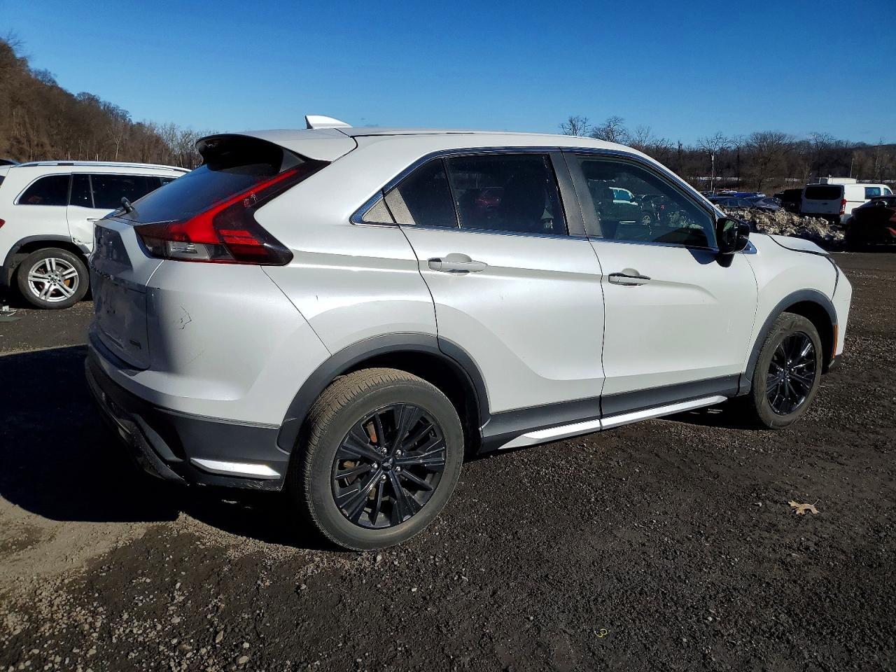 2022 Mitsubishi Eclipse Cross Le - Фото 3