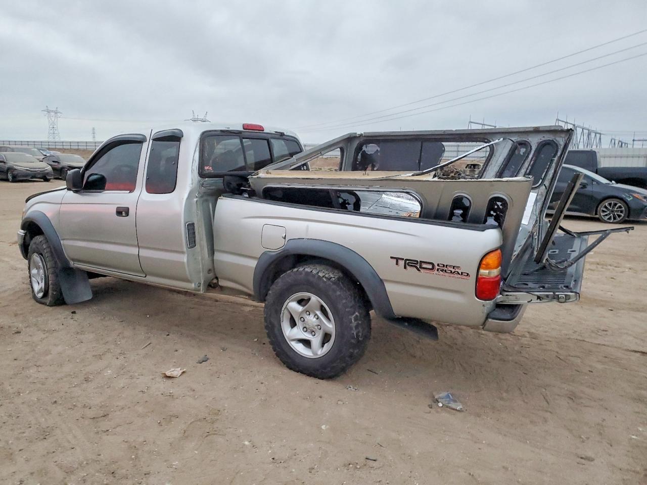 2004 Toyota Tacoma Xtracab Prerunner - Image 2
