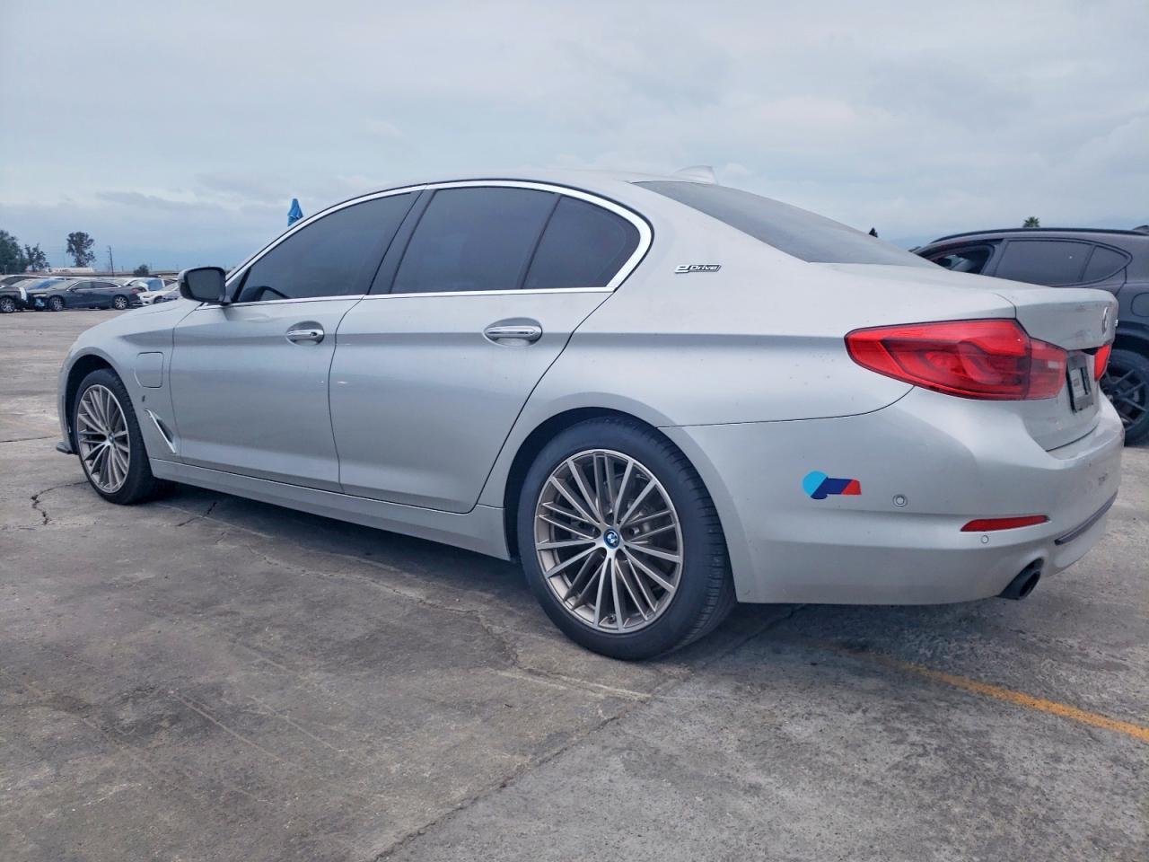 2018 BMW 530E - Image 2