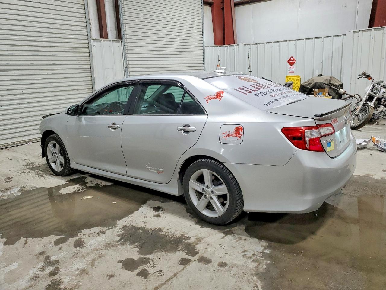 2014 Toyota Camry Se - Фото 2