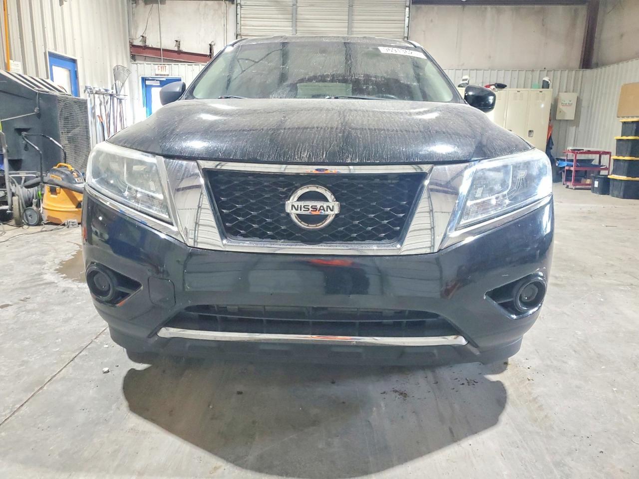 2014 Nissan Pathfinder S - Image 5
