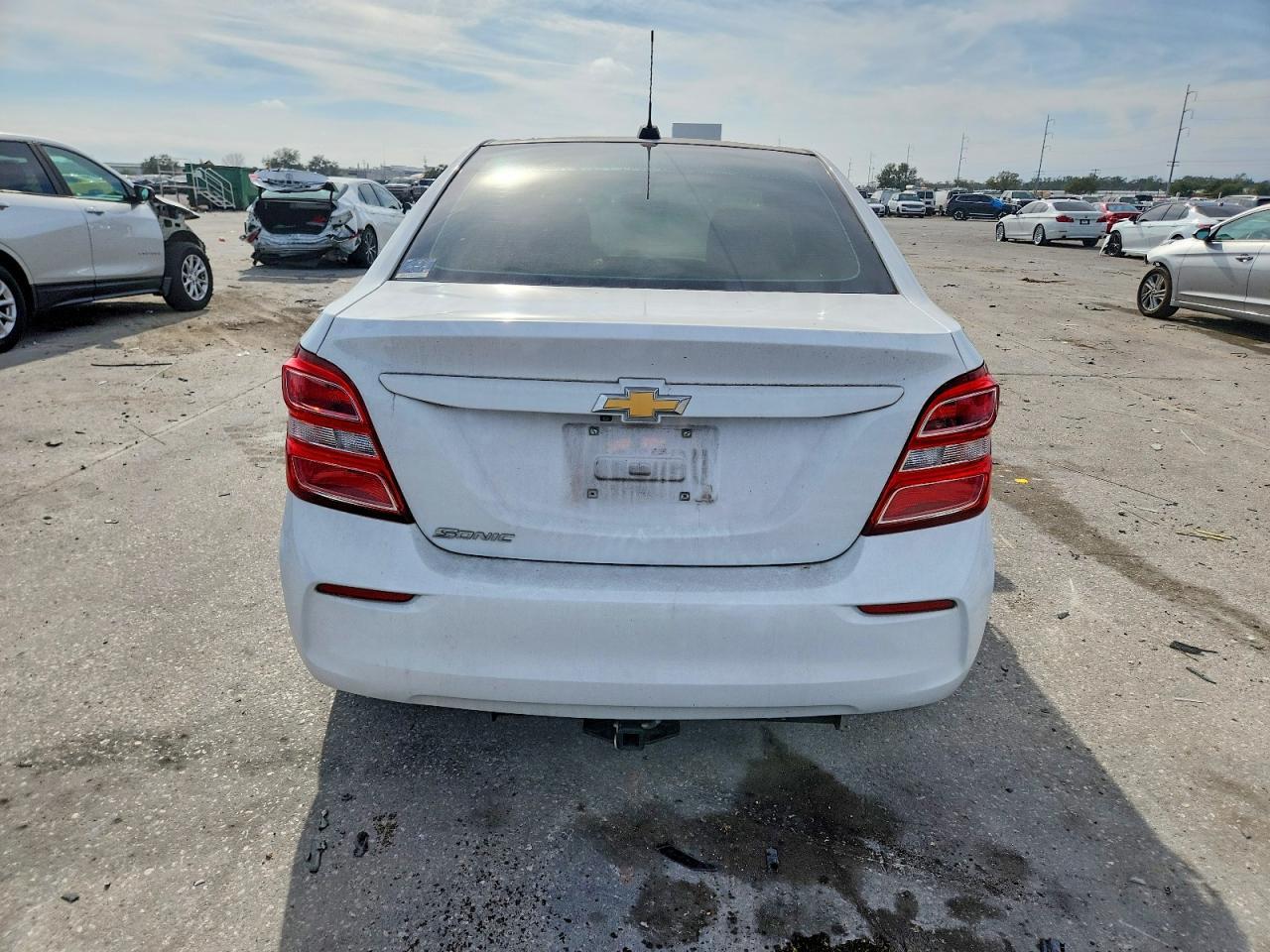 2017 Chevrolet Sonic Ls - Image 6