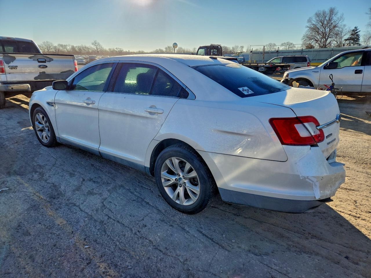 2010 Ford Taurus Sel - Image 2