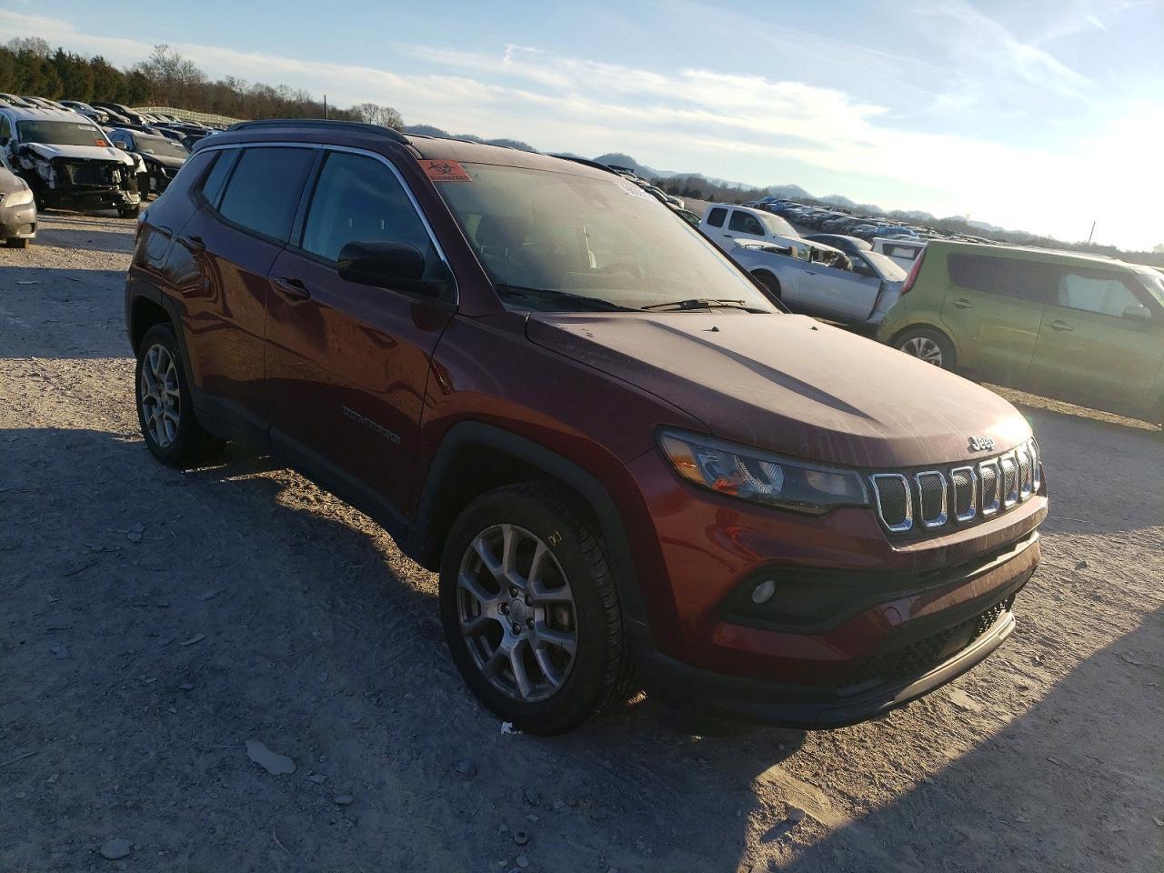 2022 Jeep Compass Latitude Lux - Image 4