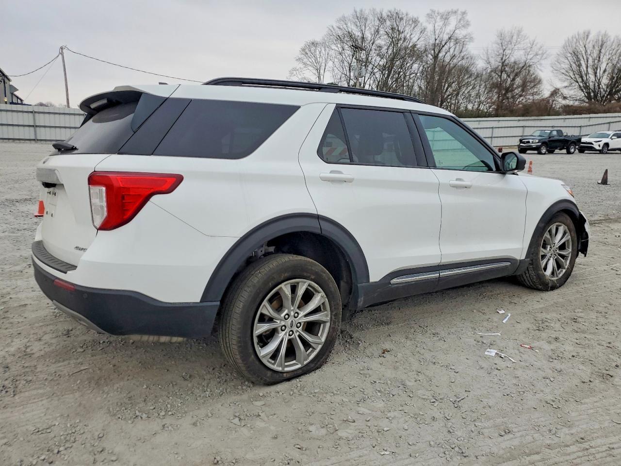 2021 Ford Explorer Xlt - Фото 3
