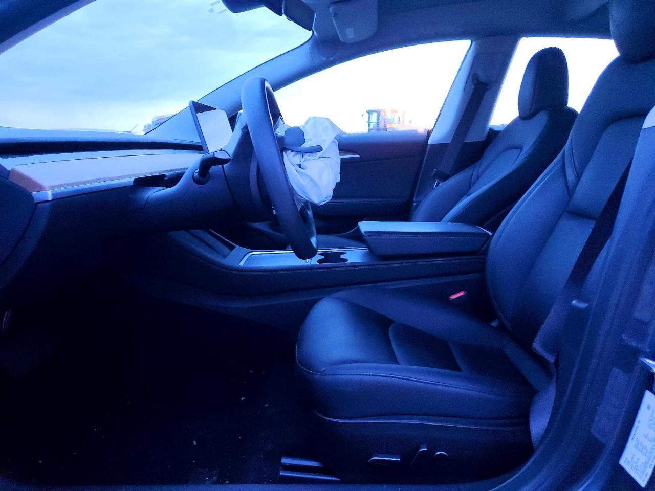 2023 Tesla Model 3 - Фото 7