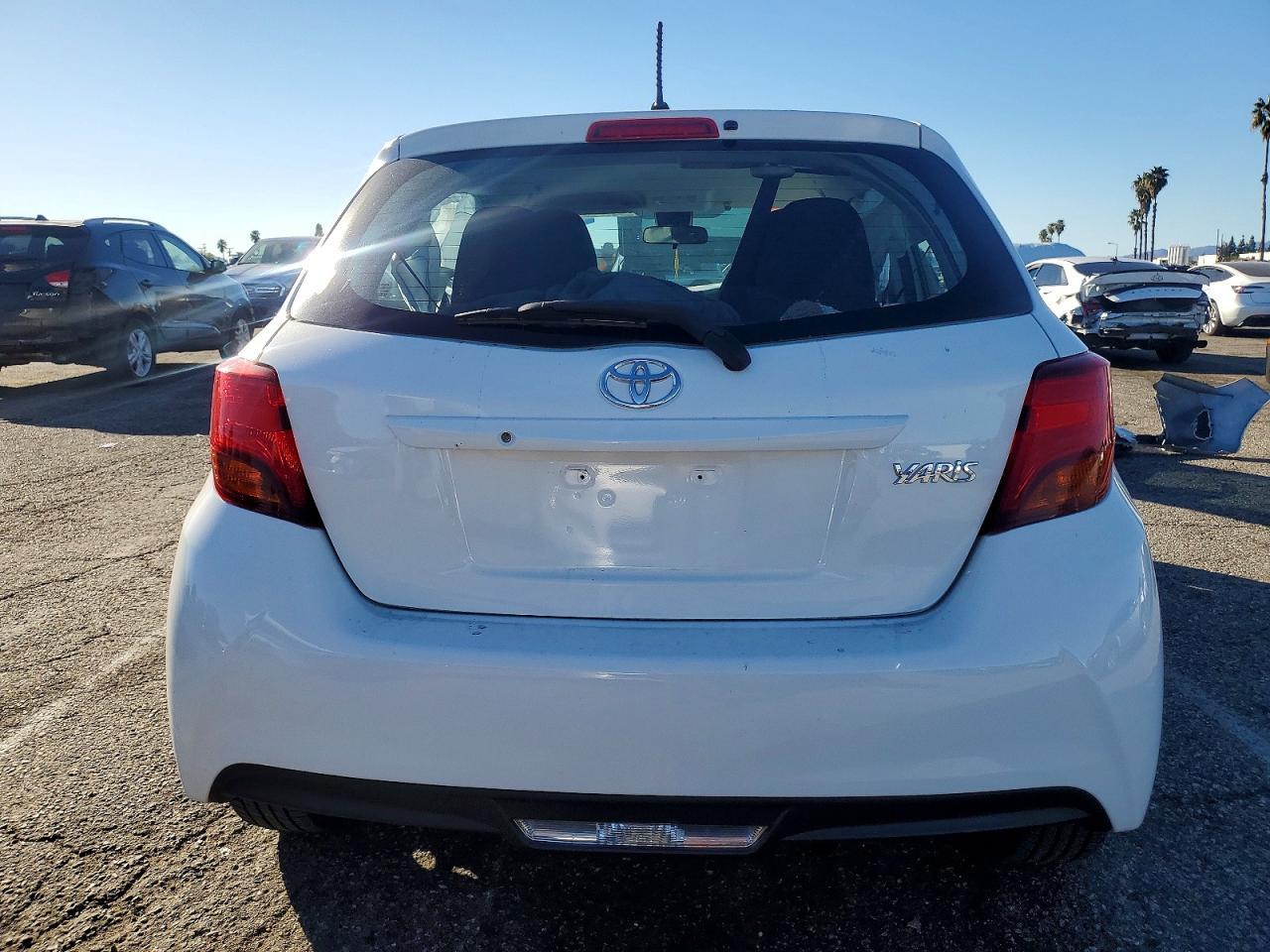 2017 Toyota Yaris L - Image 6
