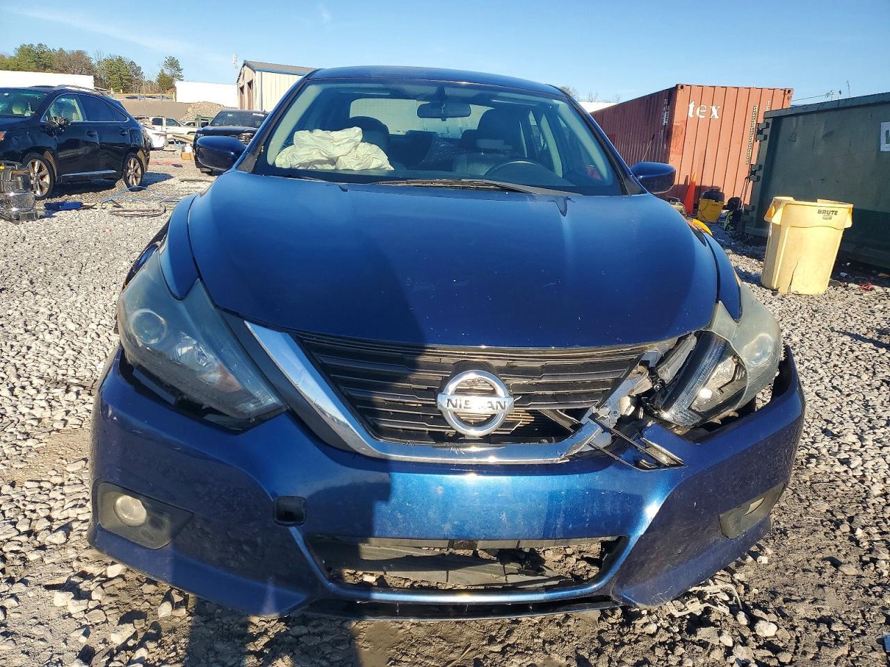 2017 Nissan Altima 2.5 - Image 5