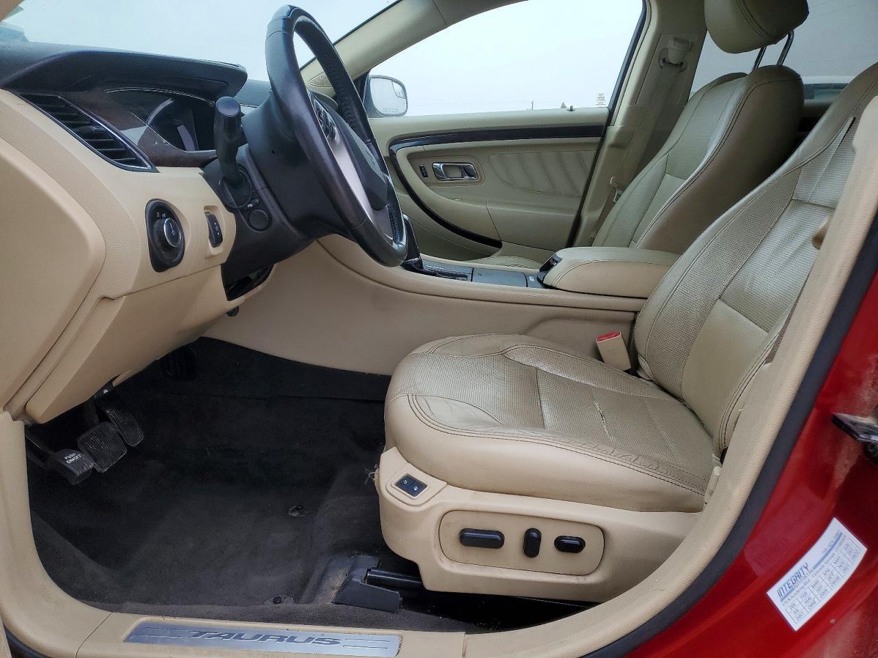 2015 Ford Taurus Limited - Image 7