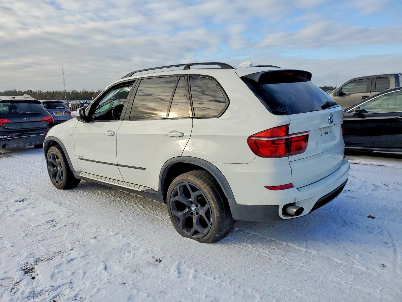 2012 BMW X5 xDrive35I - Image 2