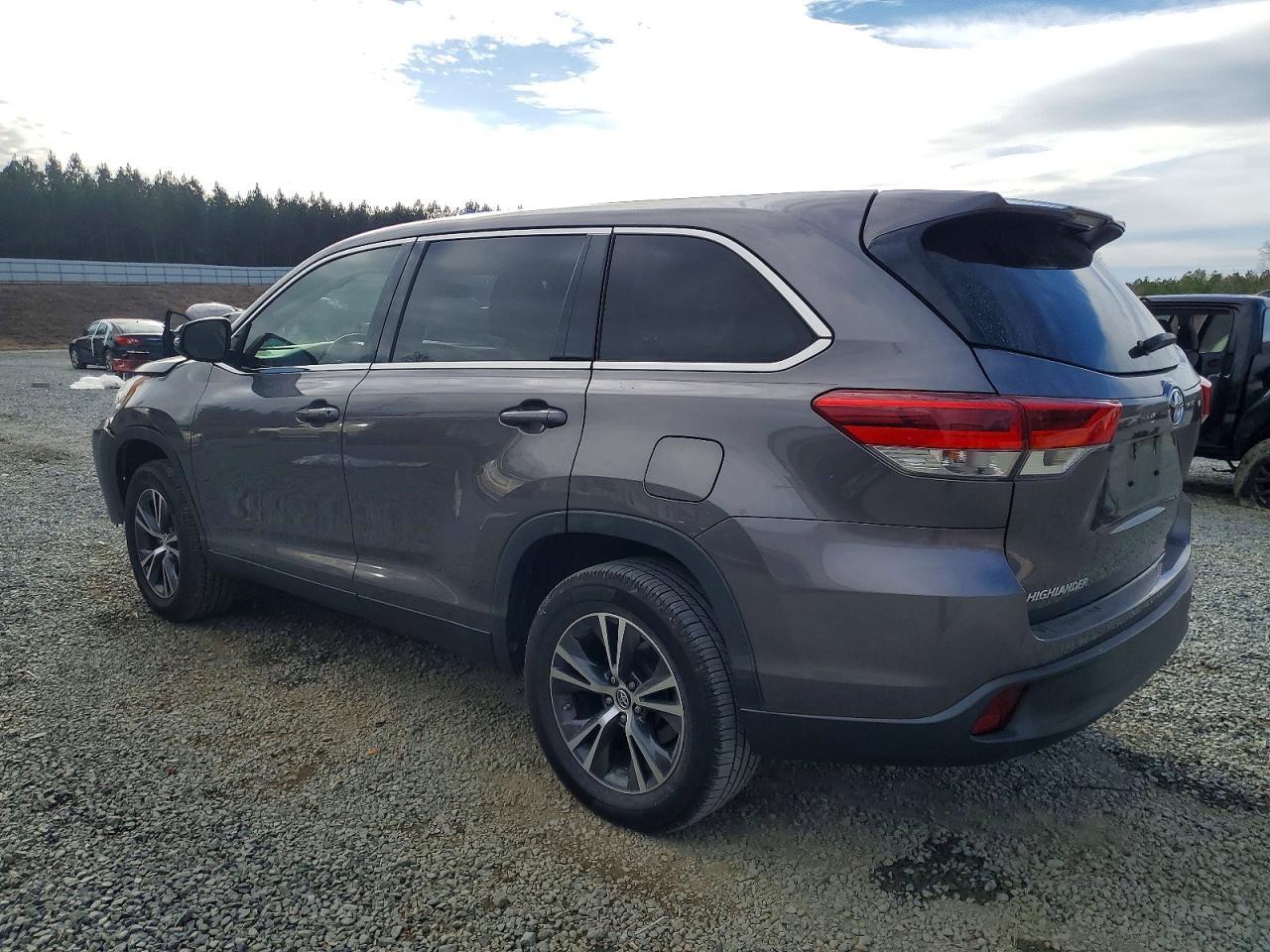 2019 Toyota Highlander Le - Image 2