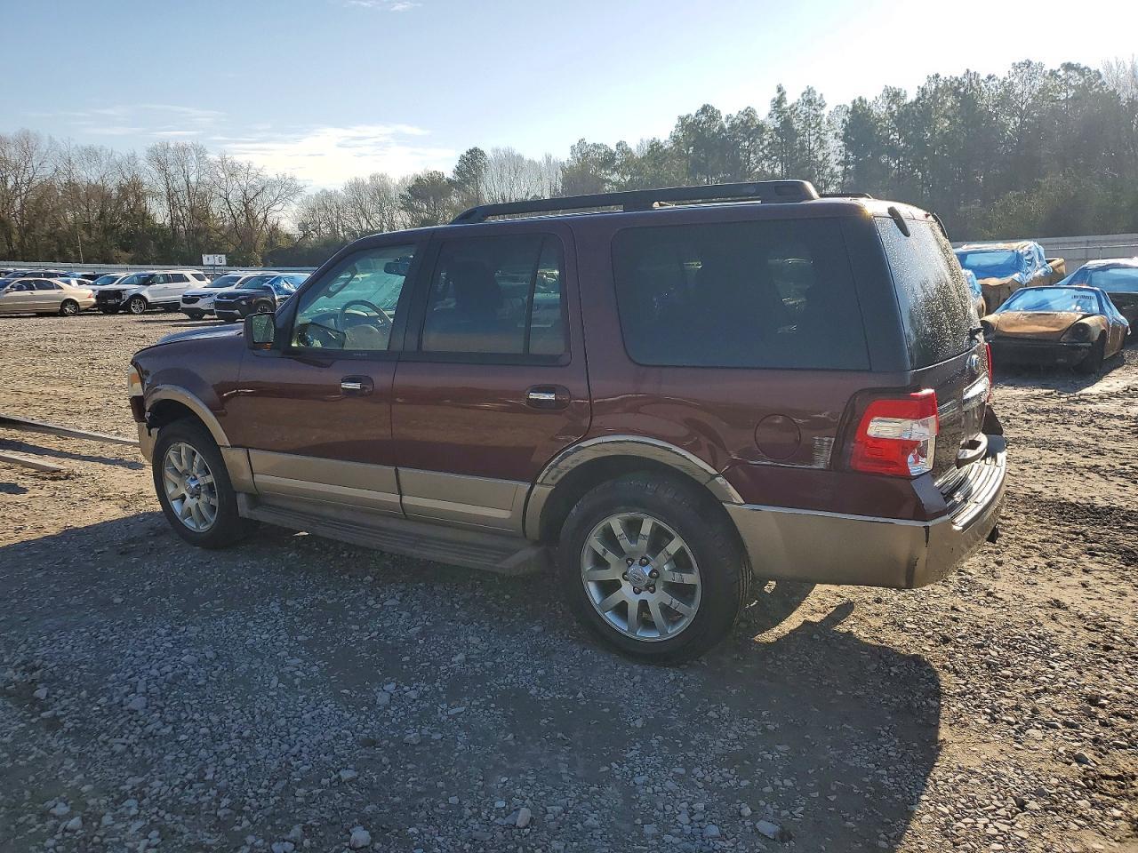 2011 Ford Expedition Xlt - Image 2