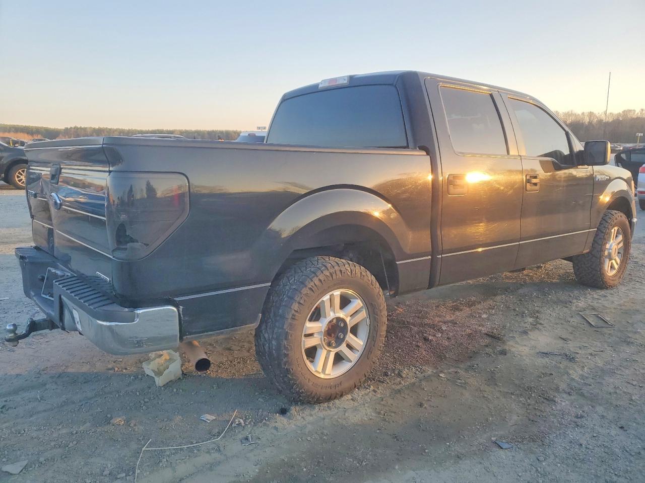 2013 Ford F150 Supercrew - Image 3