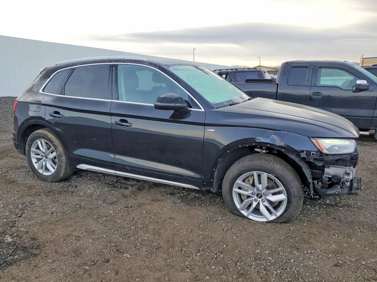 2023 Audi Q5 Premium 45 - Image 4
