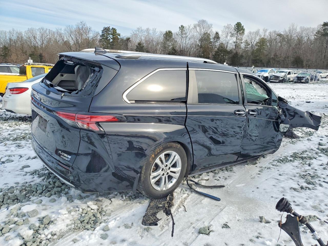 2022 Toyota Sienna Limited - Фото 3