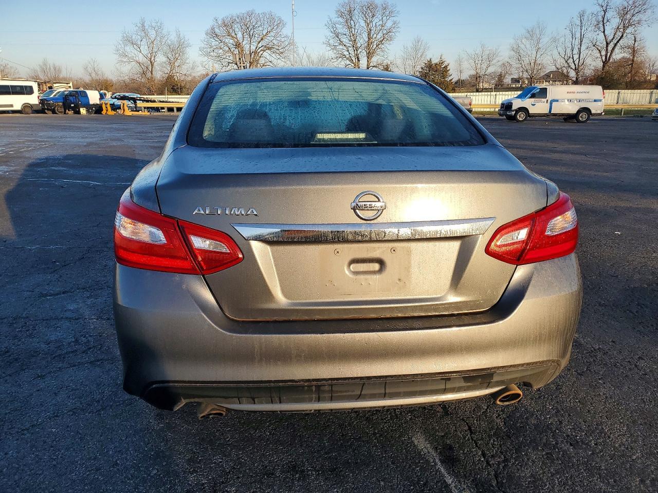 2017 Niss Altima 2.5 - Image 6