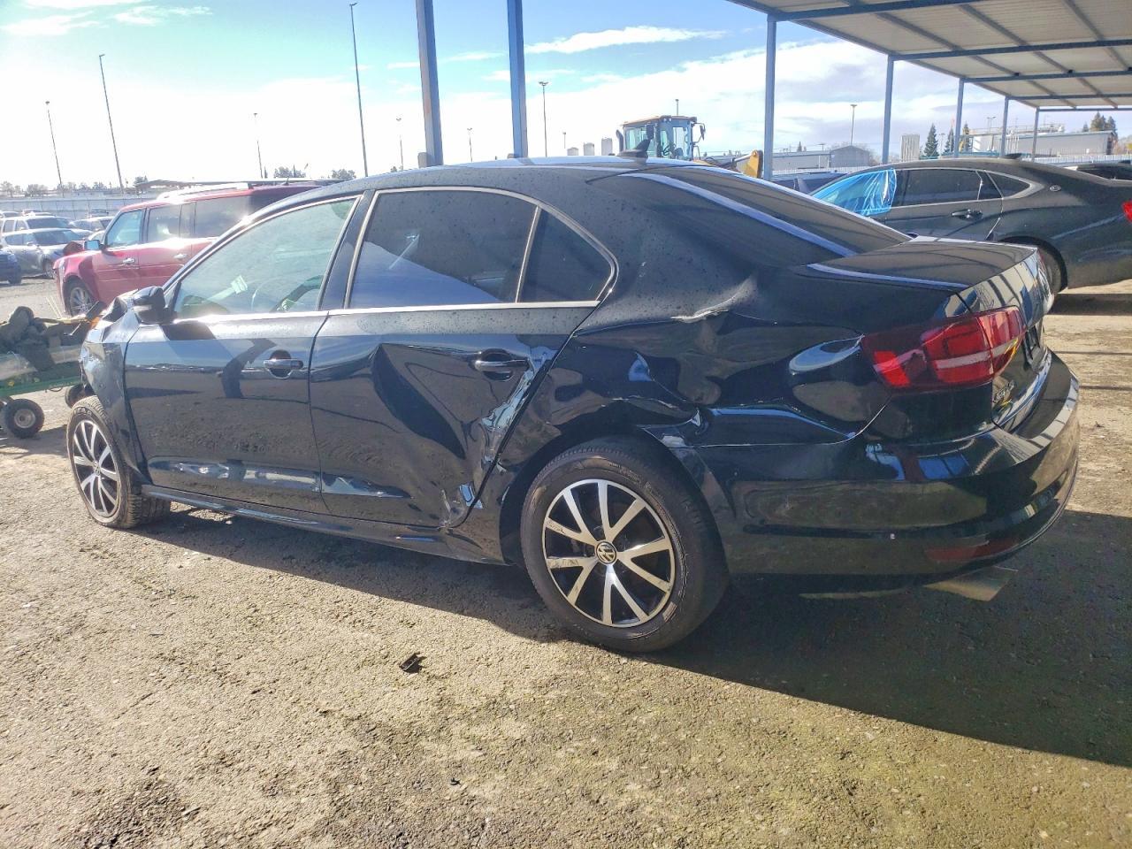 2017 Volkswagen Jetta Se - Фото 2