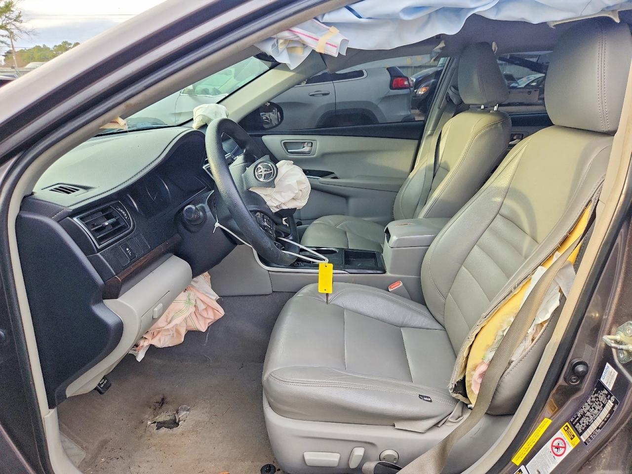 2016 Toyota Camry Le - Image 7