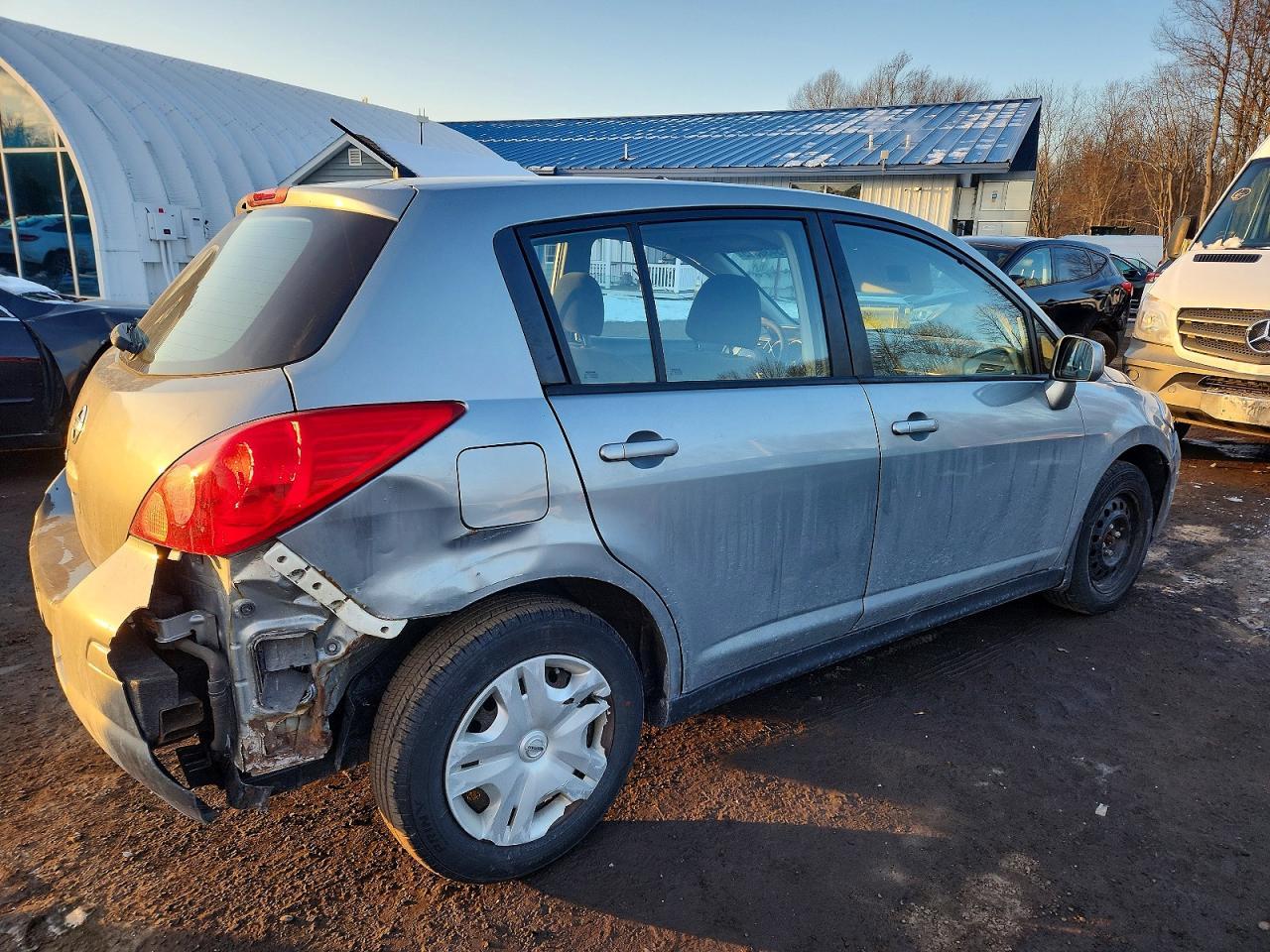 2011 Nissan Versa S - Image 3