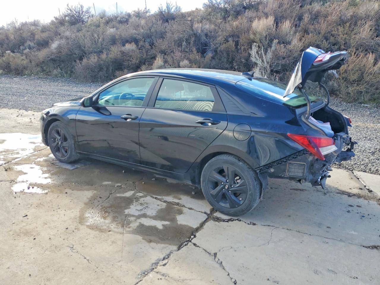 2023 Hyundai Elantra Sel - Image 2