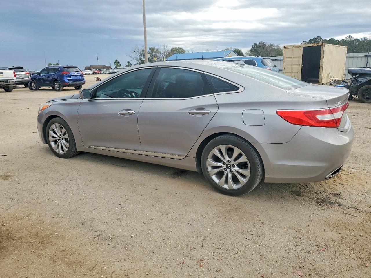 2012 Hyundai Azera Gls - Image 2